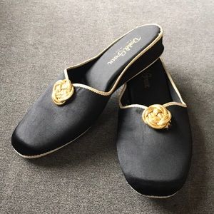 Vtg Daniel Green vintage gold medallion slippers